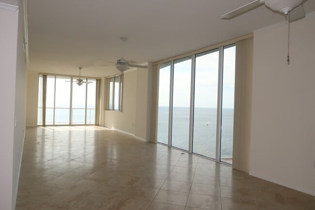 Building Photo - 704 N Ocean Blvd