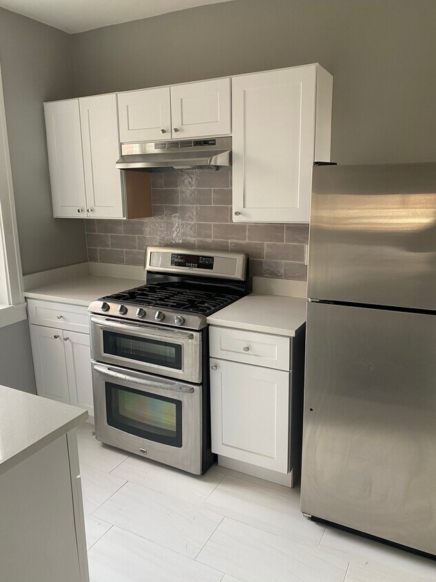 kitchen - 6803 S East End Ave