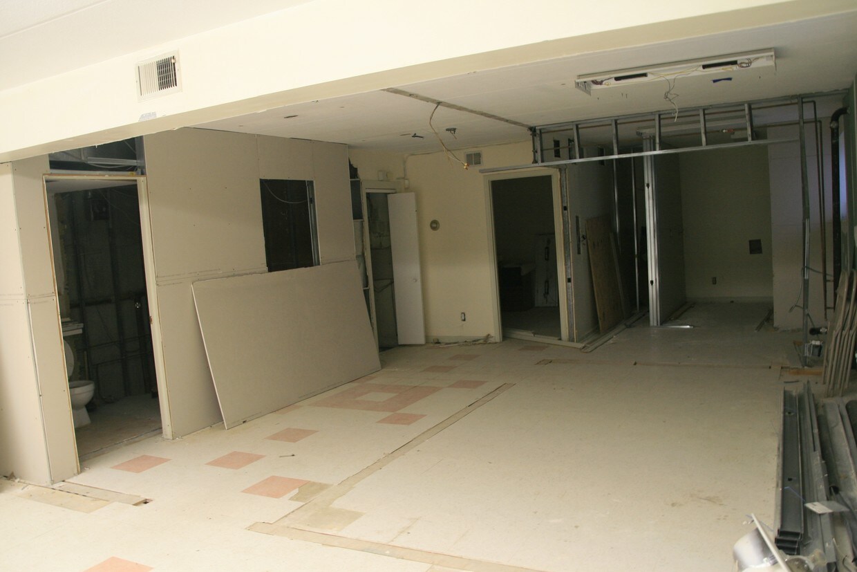 Building Photo - 122-15 25th Rd