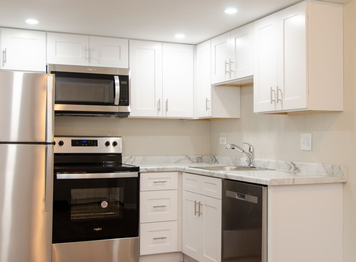 Medinah Terrace of Itasca Apartments in Itasca, IL