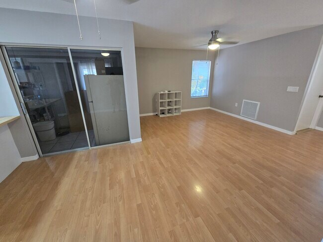 Foto del edificio - 7508 Leon Ave