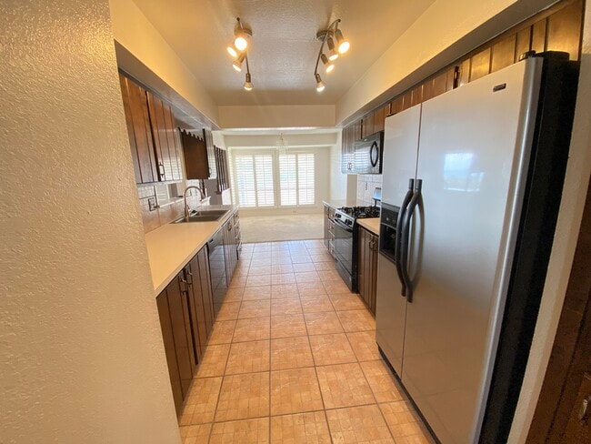 Foto del edificio - 3204 Stone Edge Rd