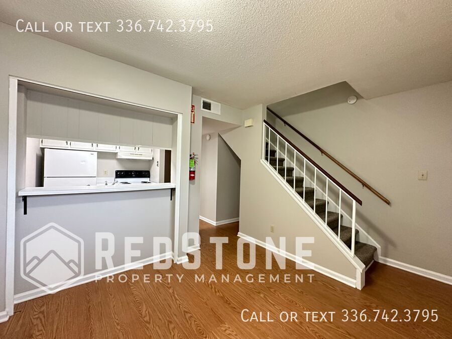 Primary Photo - 2 Bedroom 1.5 Bath - Apartment