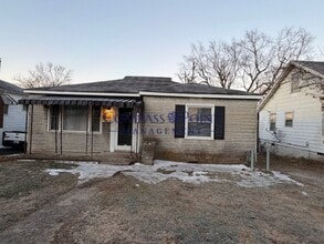 Building Photo - 470 Emerson Dr