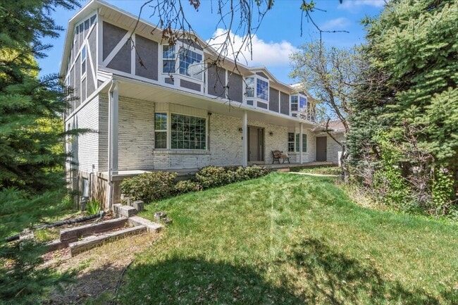 Foto del edificio - 717 Woodridge Dr