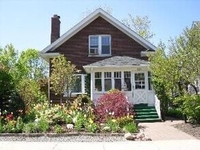 Building Photo - 621 Prairie Ave