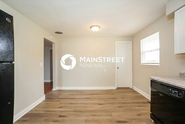 Building Photo - 3 Bedroom Pet-Friendly Home in MARTINSVILL...