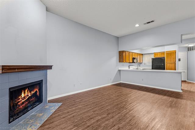 Foto del edificio - 143 Henry Chandler Dr