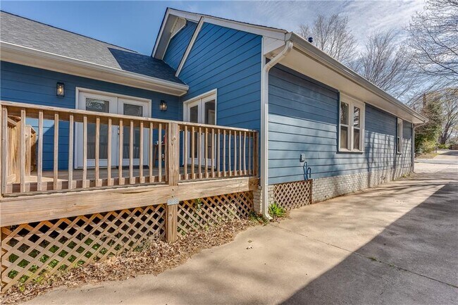 Foto del edificio - 625 Moreland Ave SE