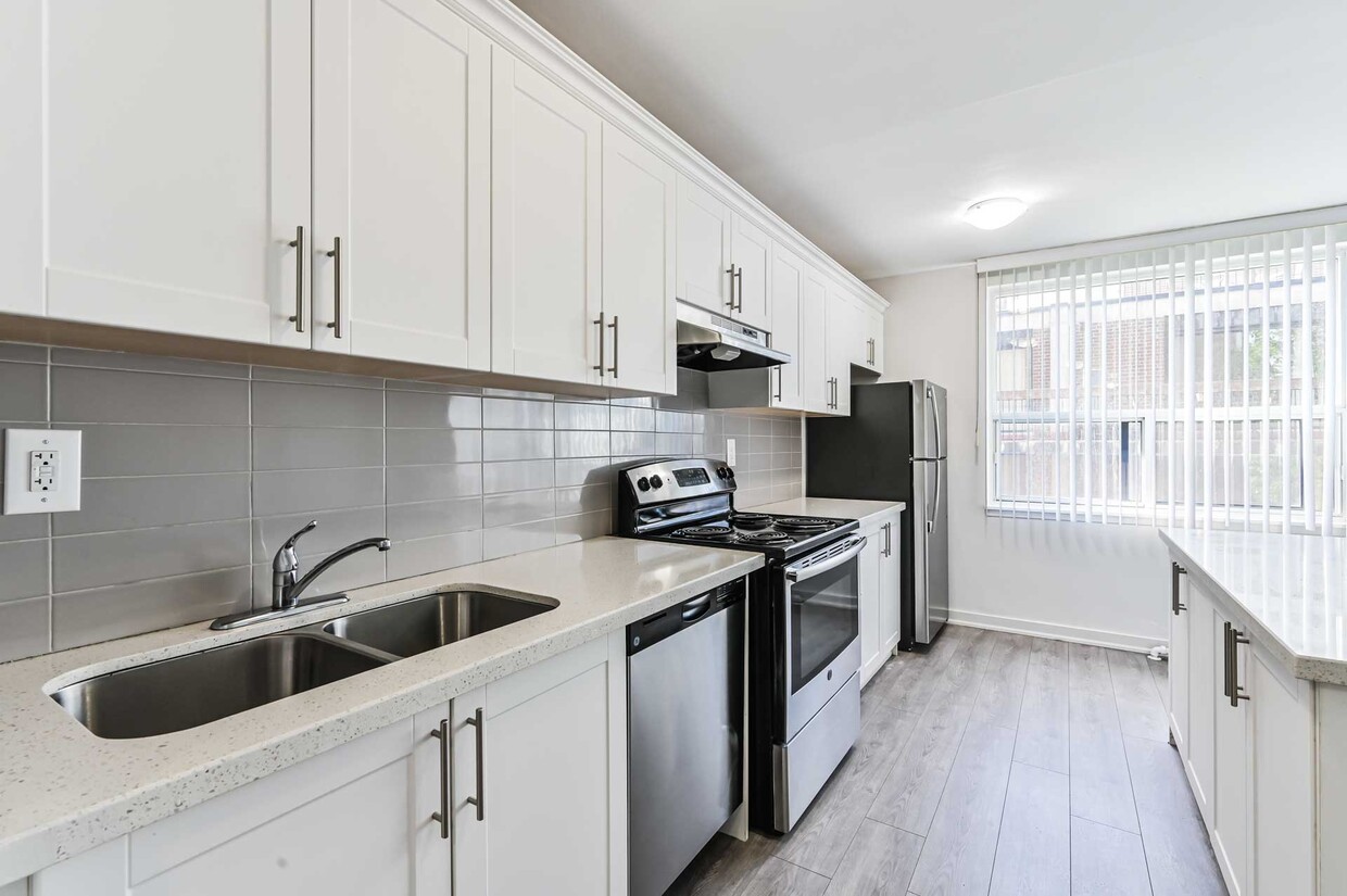 Building Photo - 214 St George St