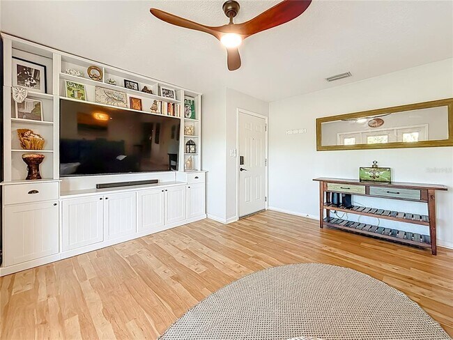 Building Photo - 3893 Pompano Dr SE