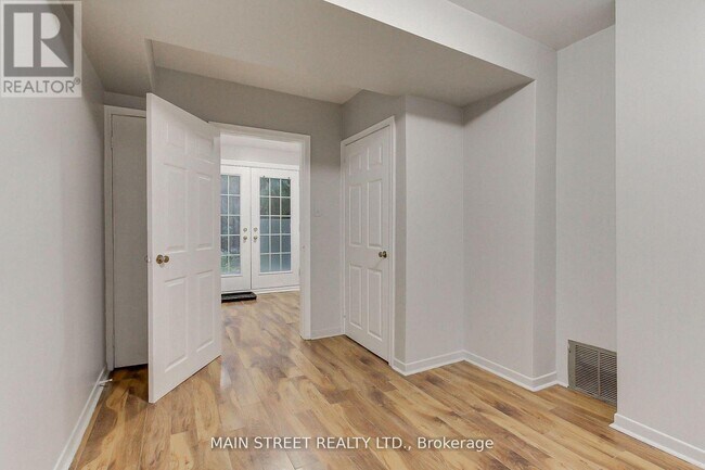 Building Photo - 364 Agar Ave