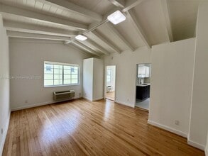 Building Photo - 1552 Euclid Ave