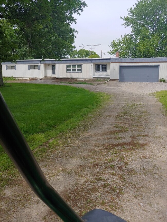 Building Photo - Your little slice of land!