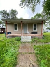 Building Photo - 562 Wilson Ave