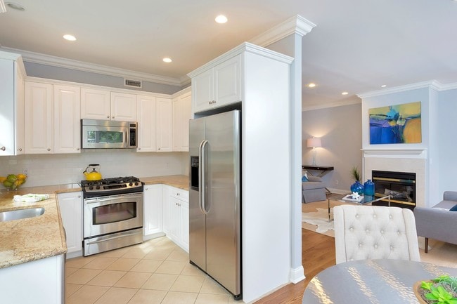 Kitchen - 147 Holly Hill Ln