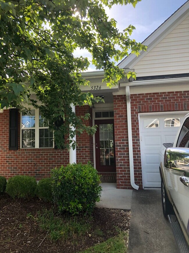 Foto del edificio - Carleton Town Homes