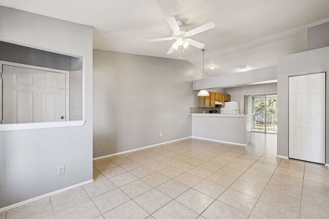 Building Photo - 5461 Lake Margaret Dr