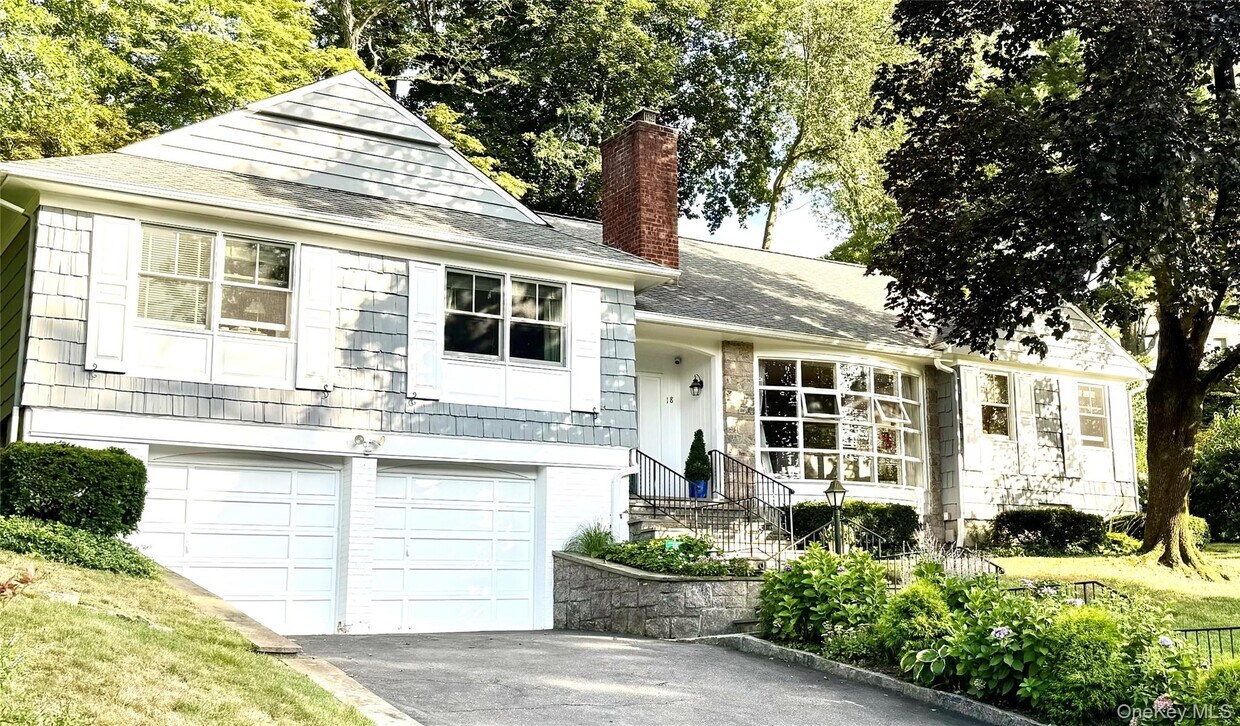 Primary Photo - 18 Taunton Rd