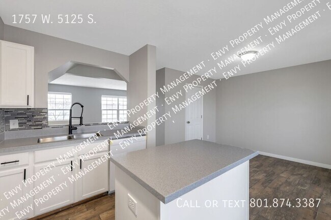 Foto del edificio - 1757 W 5125 S St