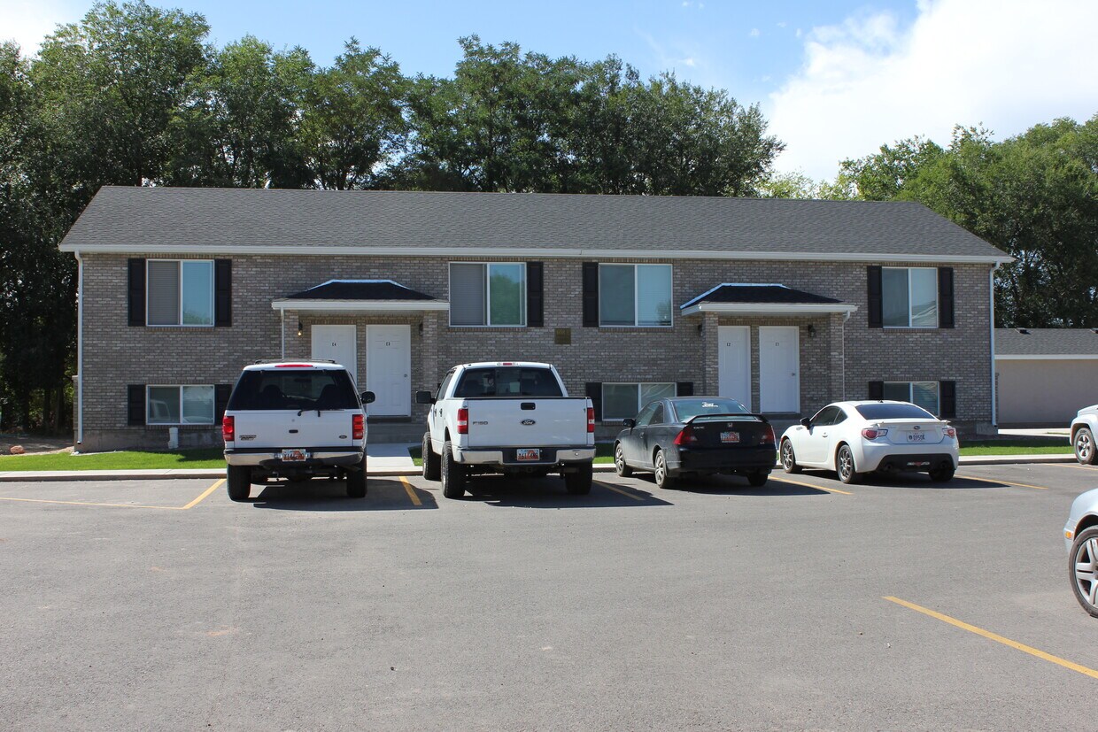 Primary Photo - 608 E Lagoon St