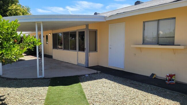 Foto del edificio - 25946 Ridgemoor Rd