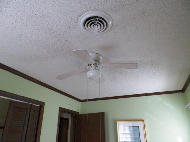 Foto del edificio - 1002 Cherry Ln