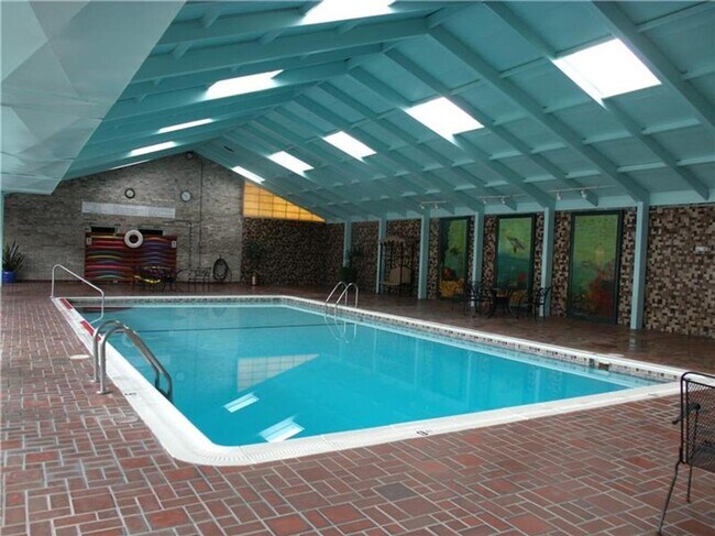 Indoor, heated, year round pool - 2120 Greentree Rd