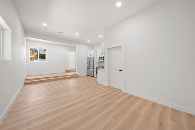 Building Photo - 2333 Ridge View Dr