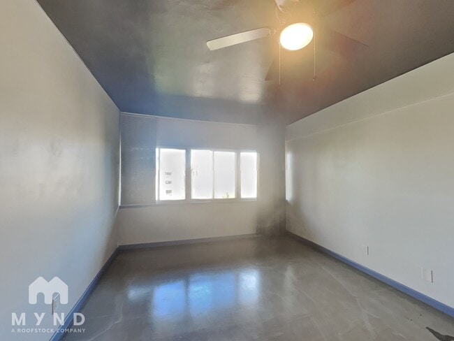 Foto del edificio - 349 E Thomas Rd