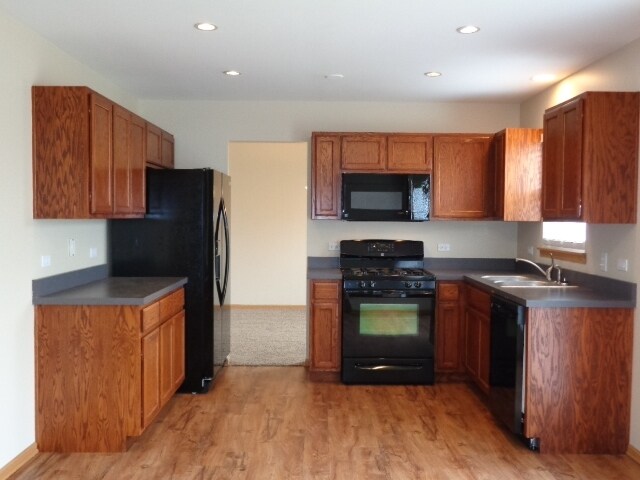 Foto del edificio - 1505 Finch Dr
