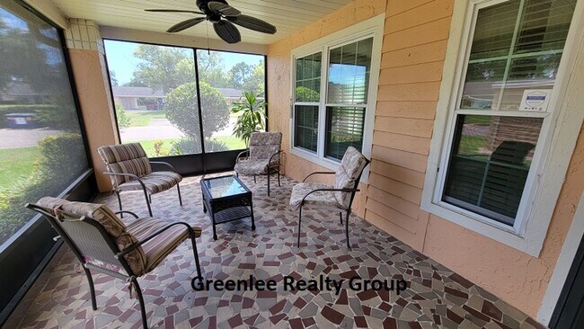 Building Photo - Spacious 2 bedroom/2bathroom corner unit i...