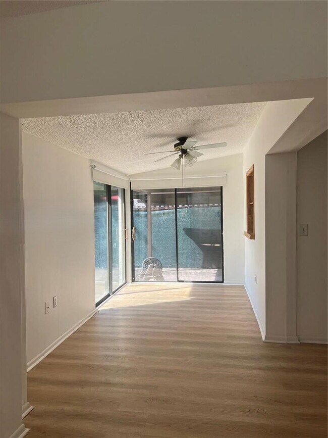 Foto del edificio - 6834 SW 128th Pl