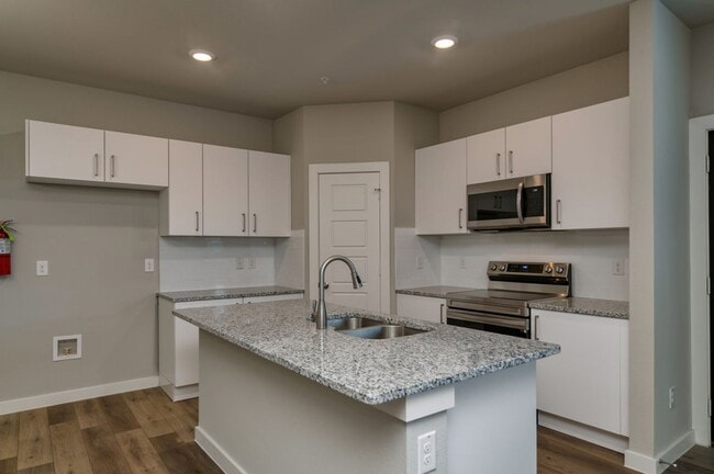 Building Photo - GORGEOUS 2 BEDROOM FOUR PLEX LOCATED IN MIDLOTHIAN ISD!