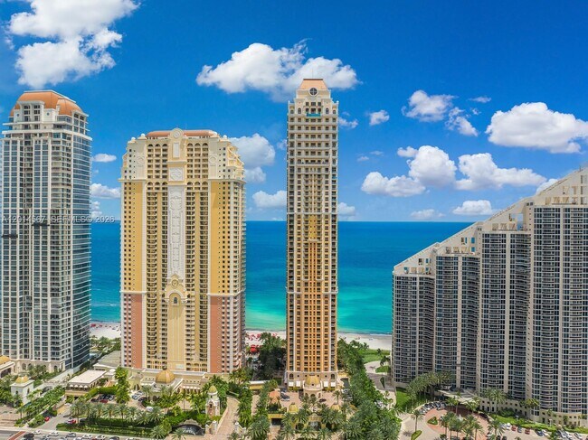 Foto del edificio - 17749 Collins Ave