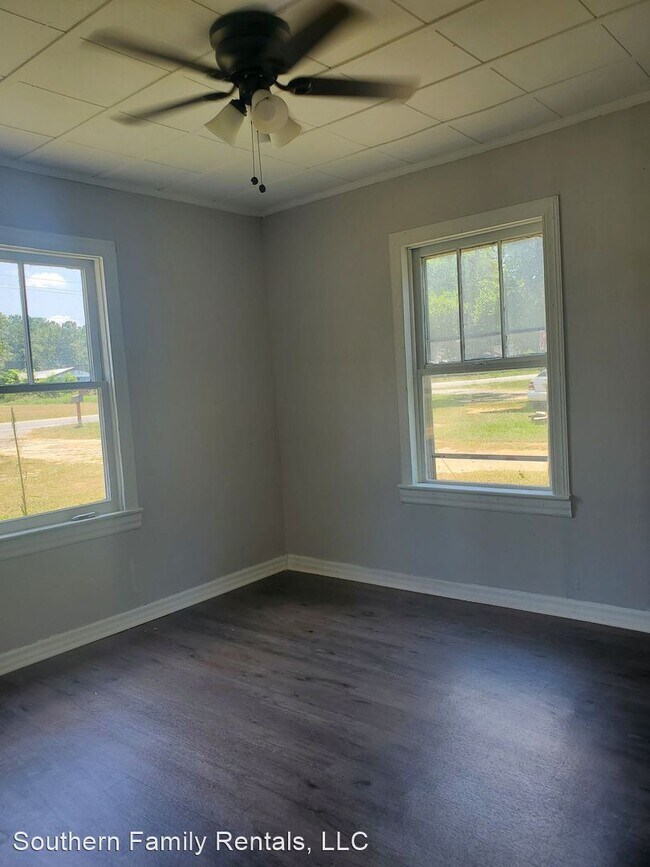 Building Photo - 3 br, 1 bath House - 310 Savannah Ave