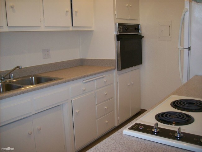 Foto del edificio - 2864 Hickory Pl