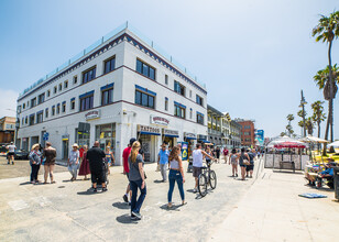 Venice Beach Art Lofts Photo