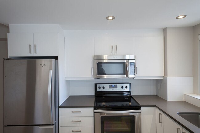 Building Photo - 3421 Rue Drummond
