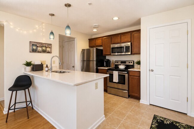 Foto del edificio - 406 E Hillside Dr