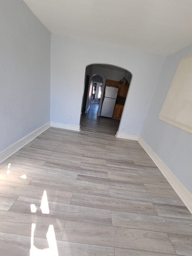 Building Photo - 4930 Ormes St