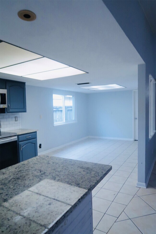 Building Photo - 2702 Pheasant Run