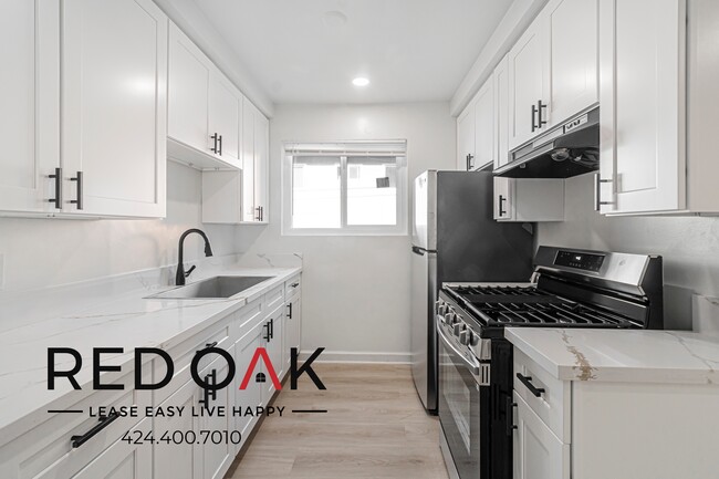 Building Photo - 812 Westbourne Dr