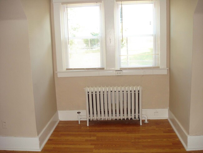 Building Photo - 6336 Forward Ave