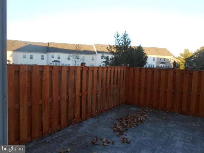 Foto del edificio - 202 London Downs Cir