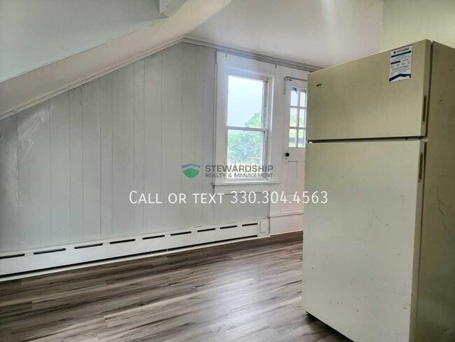 Building Photo - 12990 Lincoln Way W