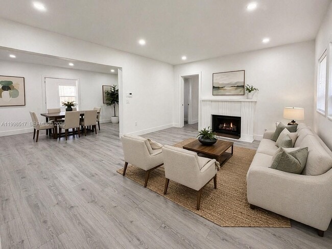 Foto del edificio - 736 NW 41st St