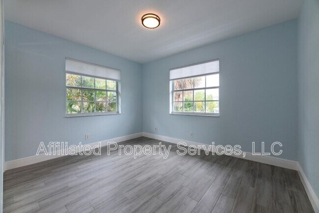 Foto del edificio - 5207 N Flagler Dr