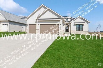 Building Photo - 5901 NE Sherman Dr