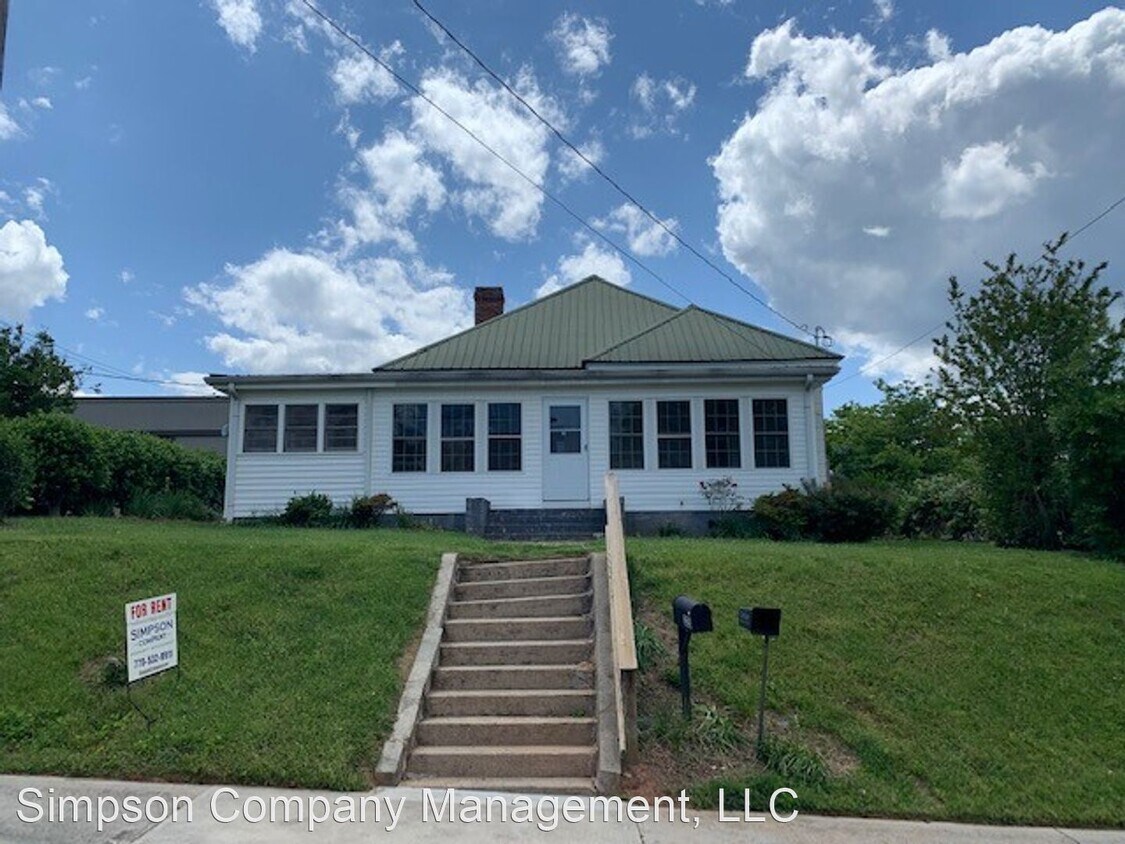 Primary Photo - 3 br, 3 bath House - 325 N. Bradford St.